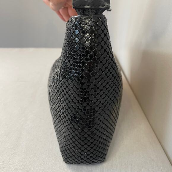 Vintage Whiting and Davis Black Metal Mesh Clutch Purse with Gold Hardware - Picture 6 of 12